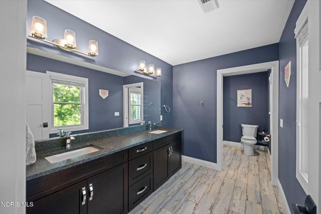4950 Black Road, Monclova, OH 43542