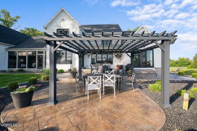 4950 Black Road, Monclova, OH 43542