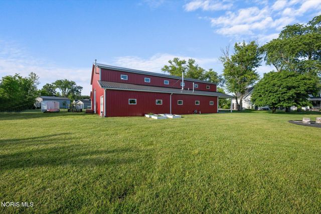 4950 Black Road, Monclova, OH 43542