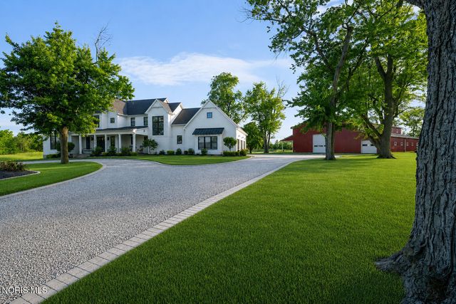 4950 Black Road, Monclova, OH 43542