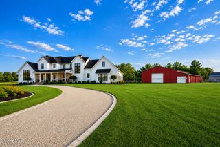 4950 Black Road, Monclova, OH 43542