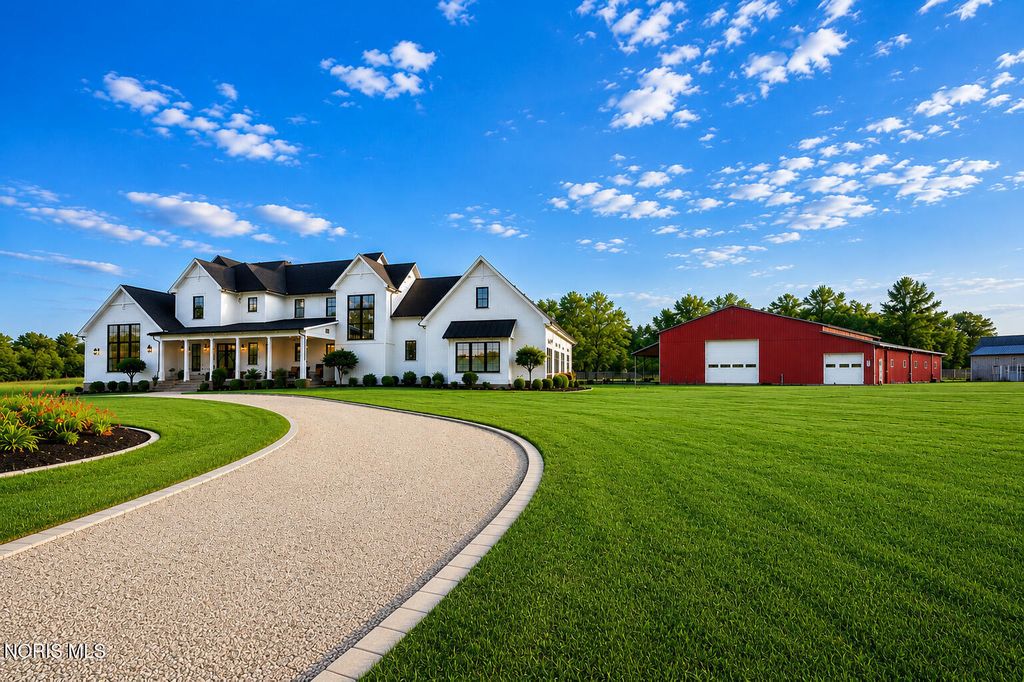 4950 Black Road, Monclova, OH 43542