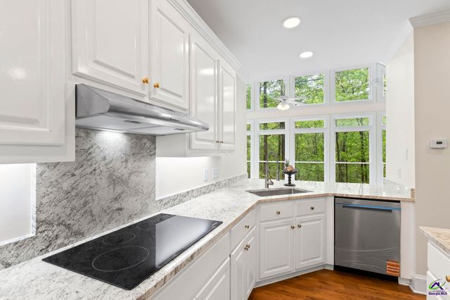 128 N Wolf Creek Drive, Macon, GA 31210