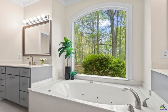 128 N Wolf Creek Drive, Macon, GA 31210