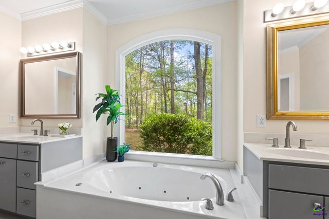 128 N Wolf Creek Drive, Macon, GA 31210