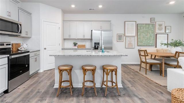 1436 Amberview Lane, Kernersville, NC 27284