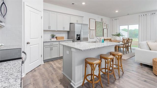 1436 Amberview Lane, Kernersville, NC 27284