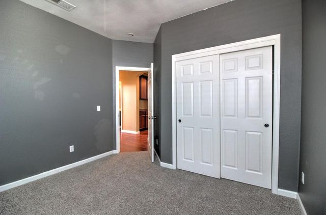 2865 Sierra Gold Ct, Riverbank, CA 95367