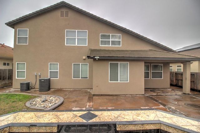 2865 Sierra Gold Ct, Riverbank, CA 95367