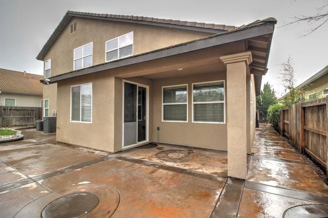 2865 Sierra Gold Ct, Riverbank, CA 95367