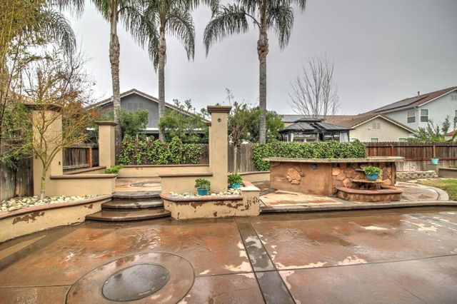 2865 Sierra Gold Ct, Riverbank, CA 95367