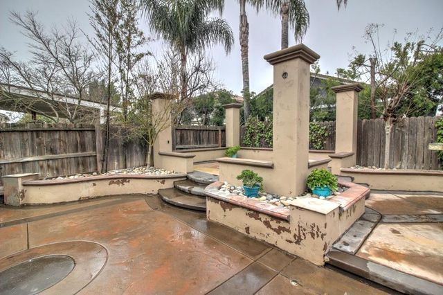 2865 Sierra Gold Ct, Riverbank, CA 95367