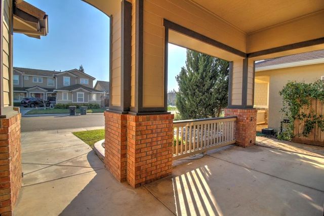 2865 Sierra Gold Ct, Riverbank, CA 95367