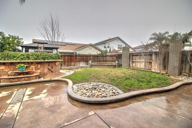 2865 Sierra Gold Ct, Riverbank, CA 95367