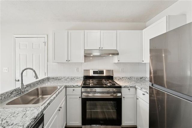 240 Plantation Glen Court, Johns Creek, GA 30022