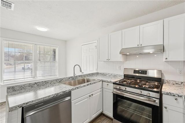 240 Plantation Glen Court, Johns Creek, GA 30022