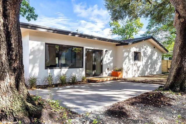 424 NE 2nd St, Pompano Beach, FL 33060