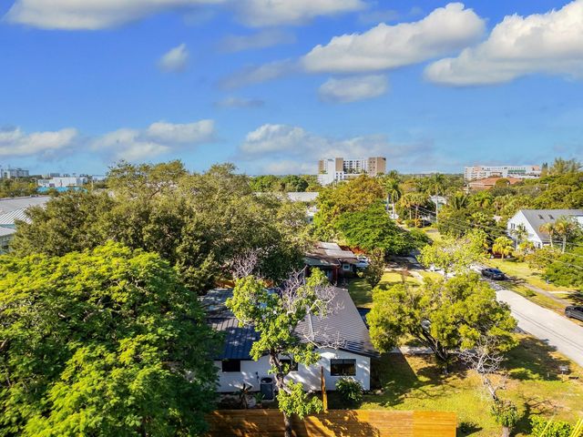 424 NE 2nd St, Pompano Beach, FL 33060