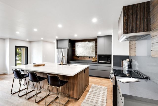 424 NE 2nd St, Pompano Beach, FL 33060