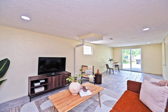 6555 Daly Road, Cincinnati, OH 45224