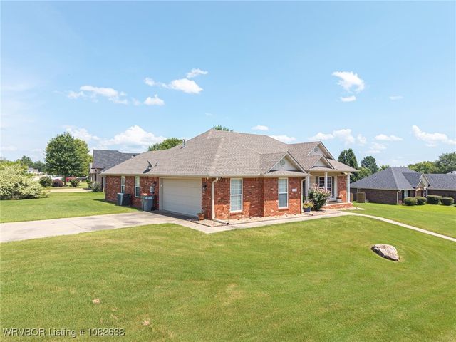 1060 Maple Ridge Drive, Greenwood, AR 72936
