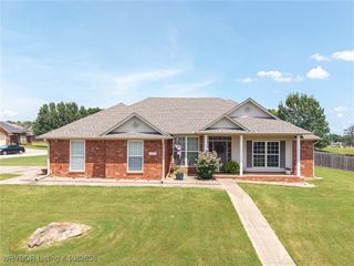 1060 Maple Ridge Drive, Greenwood, AR 72936