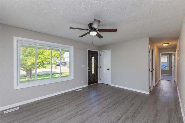 868 Cliffside Drive, New Carlisle, OH 45344