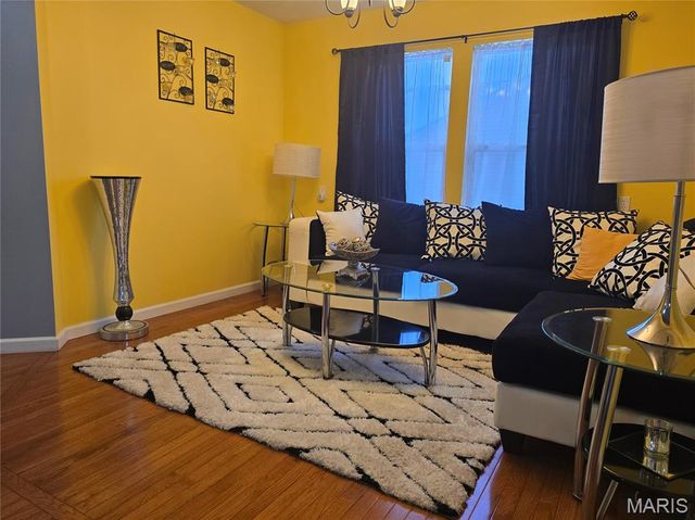 2695 Valley Brook Drive, St Louis, MO 63031