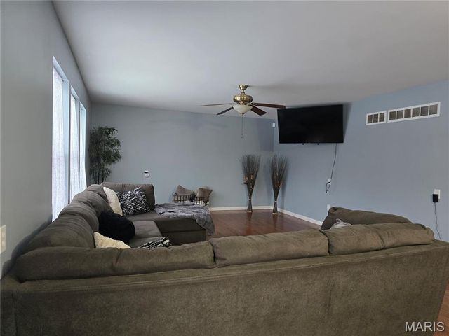 2695 Valley Brook Drive, St Louis, MO 63031