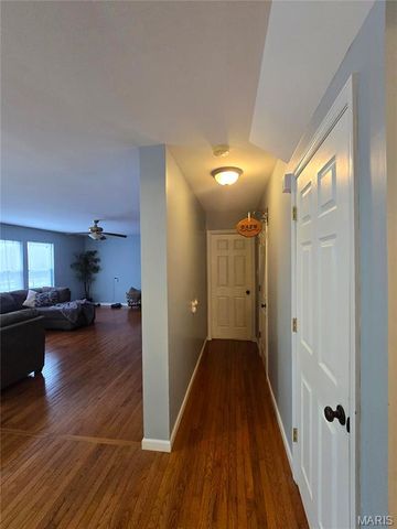 2695 Valley Brook Drive, St Louis, MO 63031