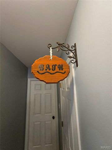 2695 Valley Brook Drive, St Louis, MO 63031