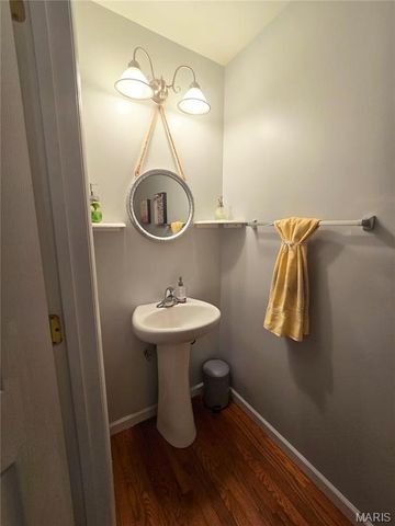 2695 Valley Brook Drive, St Louis, MO 63031