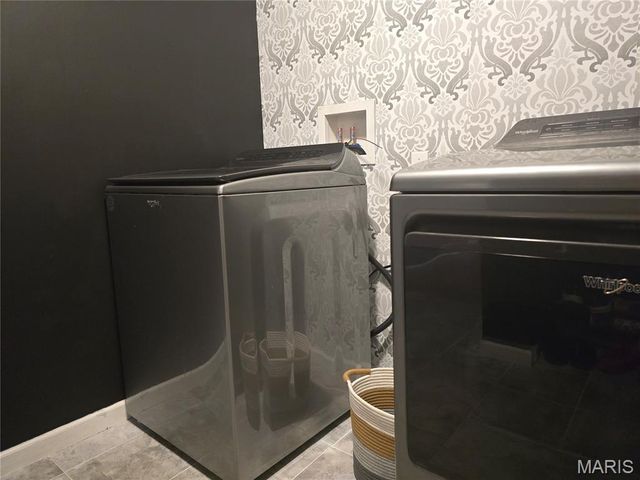 2695 Valley Brook Drive, St Louis, MO 63031