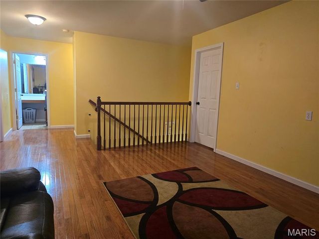 2695 Valley Brook Drive, St Louis, MO 63031