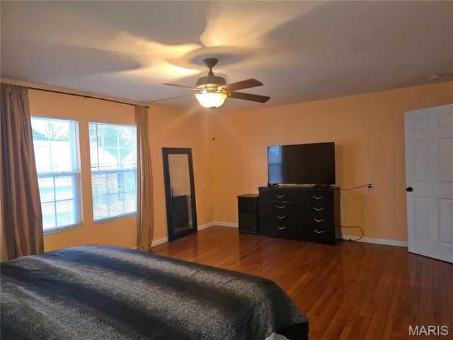 2695 Valley Brook Drive, St Louis, MO 63031