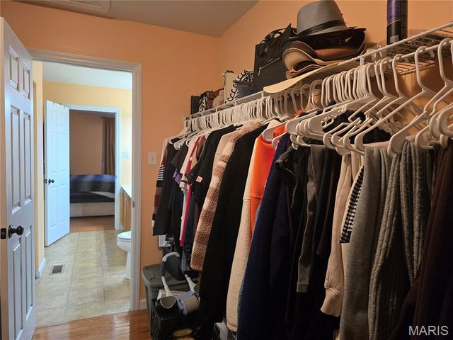 2695 Valley Brook Drive, St Louis, MO 63031