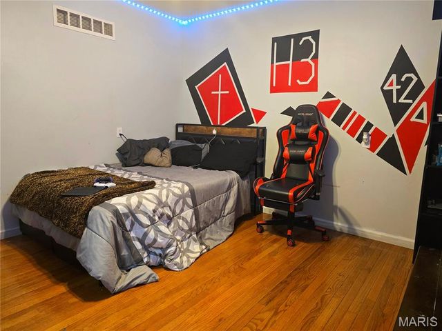 2695 Valley Brook Drive, St Louis, MO 63031