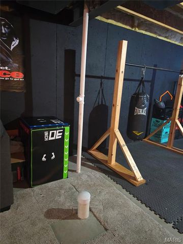 2695 Valley Brook Drive, St Louis, MO 63031