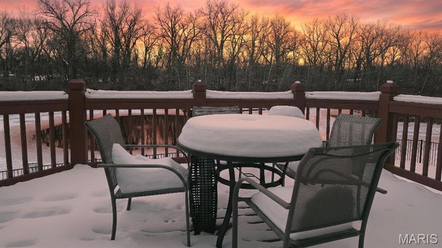 2695 Valley Brook Drive, St Louis, MO 63031