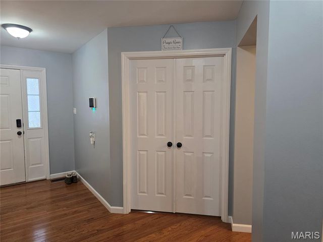 2695 Valley Brook Drive, St Louis, MO 63031