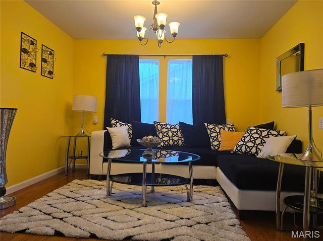 2695 Valley Brook Drive, St Louis, MO 63031