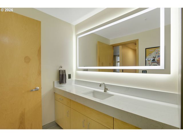 820 Nw 12th Ave 218, Portland, OR 97209