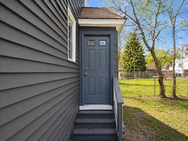 1514 Burleigh AVENUE, Milwaukee, WI 53206