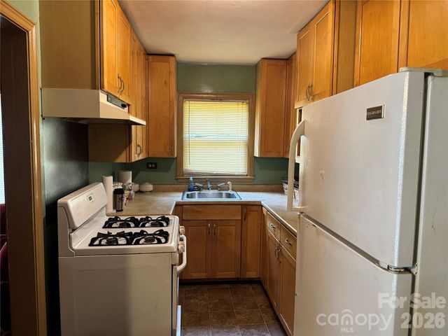 945 S Confederate Avenue, Rock Hill, SC 29730