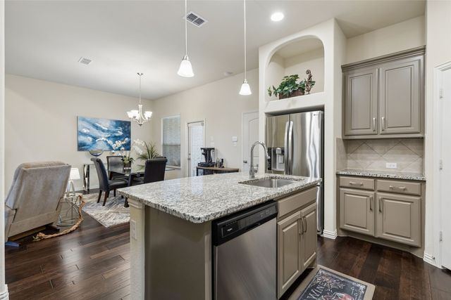 8209 Main Street, North Richland Hills, TX 76182