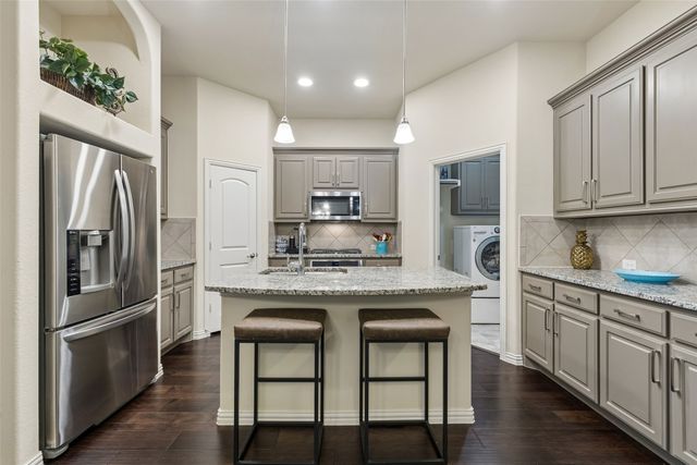8209 Main Street, North Richland Hills, TX 76182