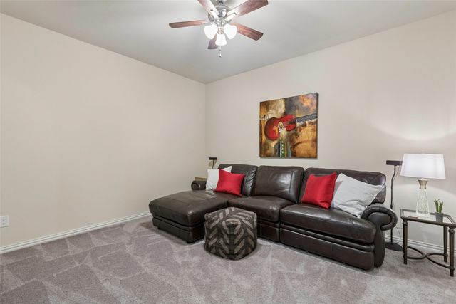 8209 Main Street, North Richland Hills, TX 76182