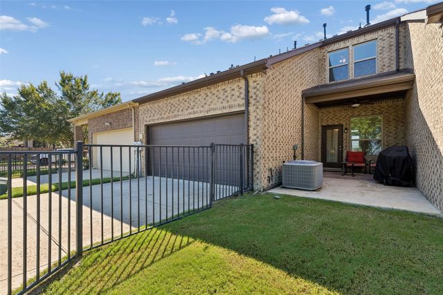 8209 Main Street, North Richland Hills, TX 76182