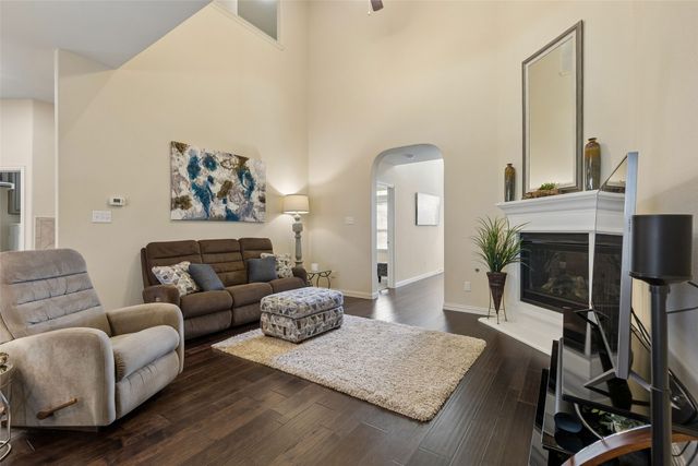 8209 Main Street, North Richland Hills, TX 76182