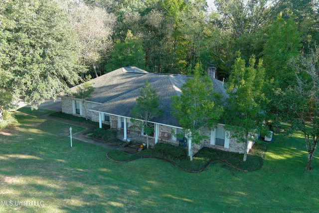 109 Falcon Ridge Drive, Raymond, MS 39154